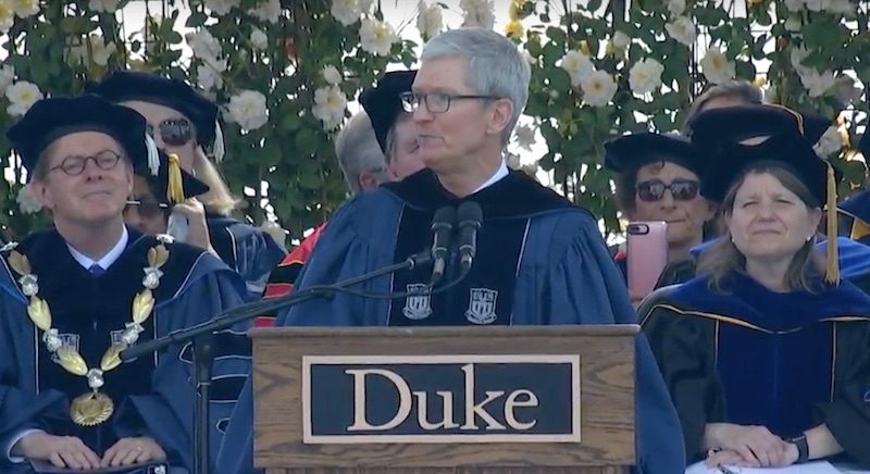 Tim Cook Encourages Graduated to 'Be Fearless'
